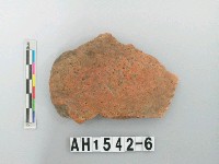 藏品(紅色素面夾砂陶片)的圖片